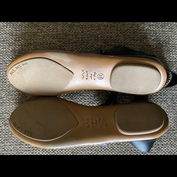 Black Leather Ballet Flats with crisscross straps - Picture 4 of 4